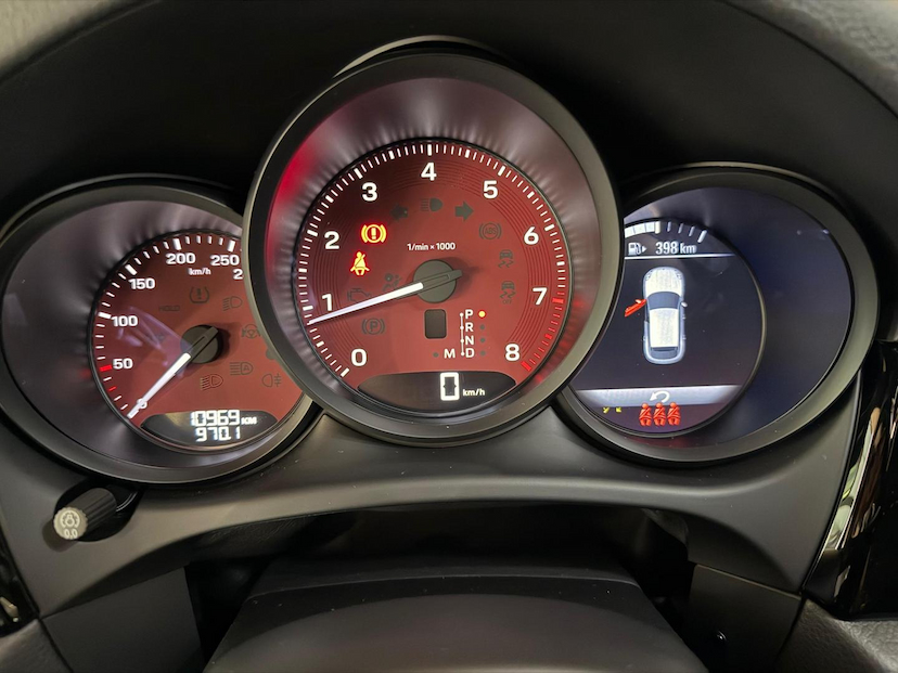 Foto do veículo PORSCHE MACAN  2025 12.635 KM 499.000,00