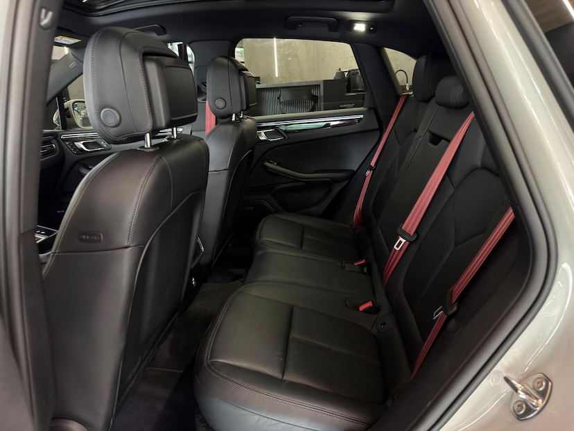 Foto do veículo PORSCHE MACAN  2025 12.635 KM 499.000,00