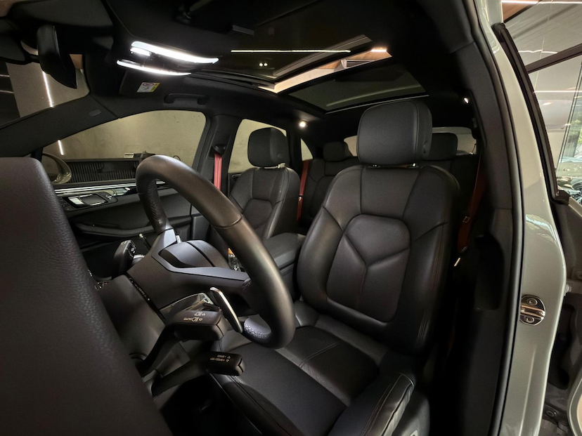 Foto do veículo PORSCHE MACAN  2025 12.635 KM 499.000,00