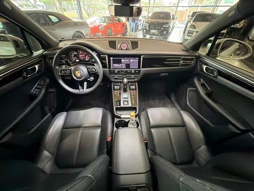 Foto do veículo PORSCHE MACAN  2025 12.635 KM 499.000,00