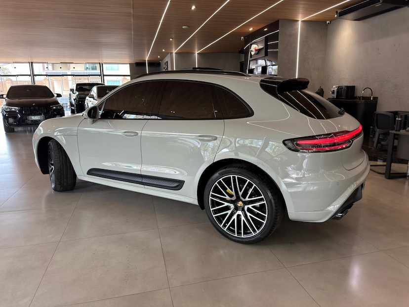 Foto do veículo PORSCHE MACAN  2025 12.635 KM 499.000,00