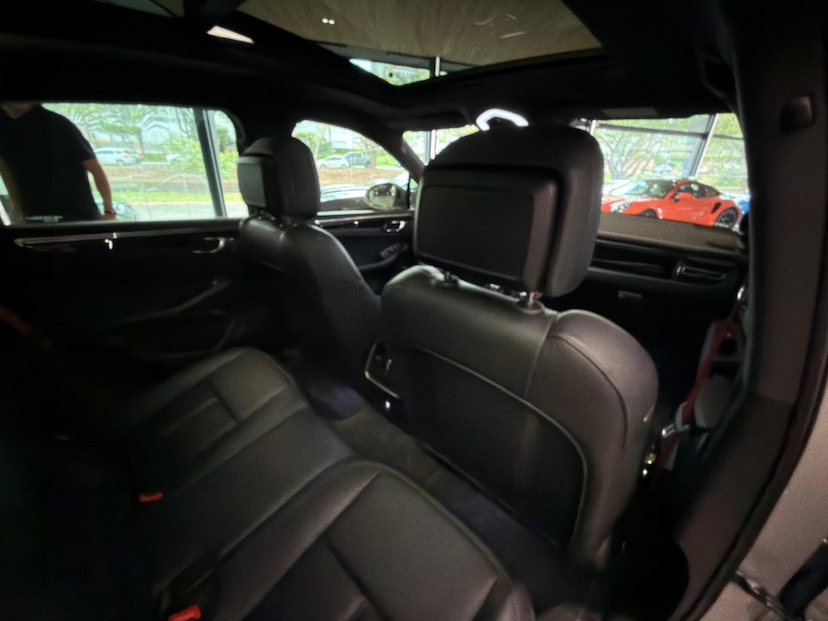 Foto do veículo PORSCHE MACAN  2025 12.635 KM 499.000,00
