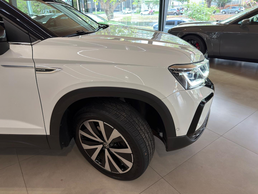 Foto do veículo VOLKSWAGEN TAOS  HL TSI 2023 29.800 KM 152.000,00