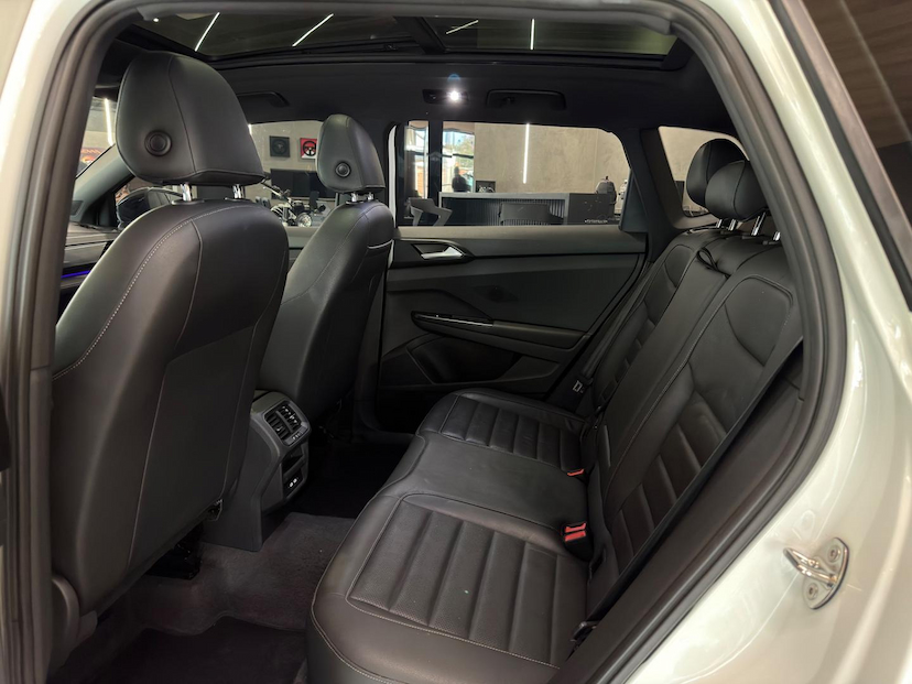 Foto do veículo VOLKSWAGEN TAOS  HL TSI 2023 29.800 KM 152.000,00