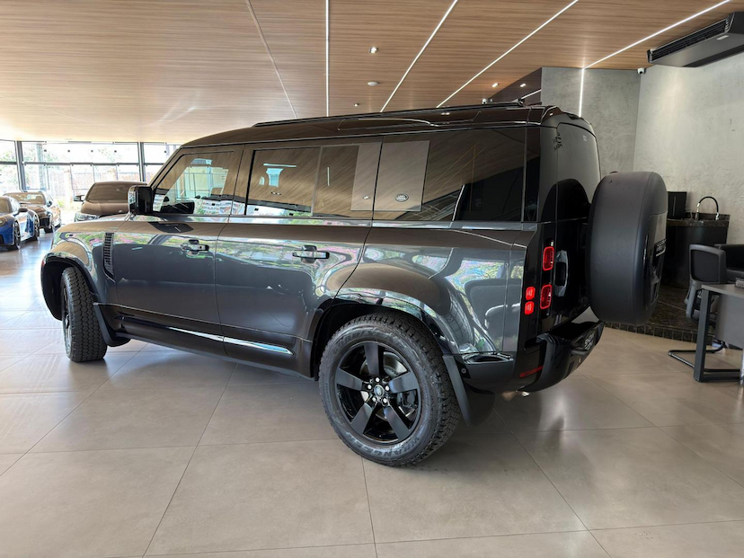 Foto do veículo LAND ROVER DEFENDER  110 X-DY SE D300 DIE AUT. (HIB.) 2023 31.000 KM 529.000,00