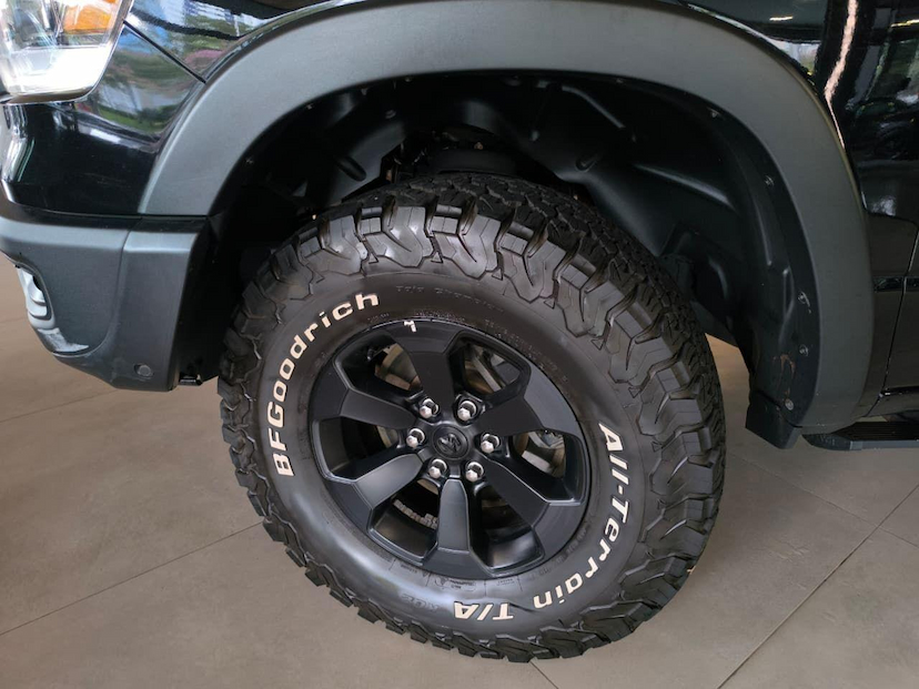 Foto do veículo RAM 1500  REBEL HEMI CC 2023 61.469 KM 349.000,00