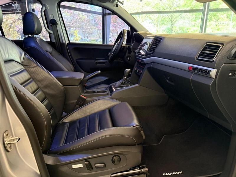 Foto do veículo VOLKSWAGEN AMAROK  V6 HIGH AC4 2018 71.600 KM 155.000,00