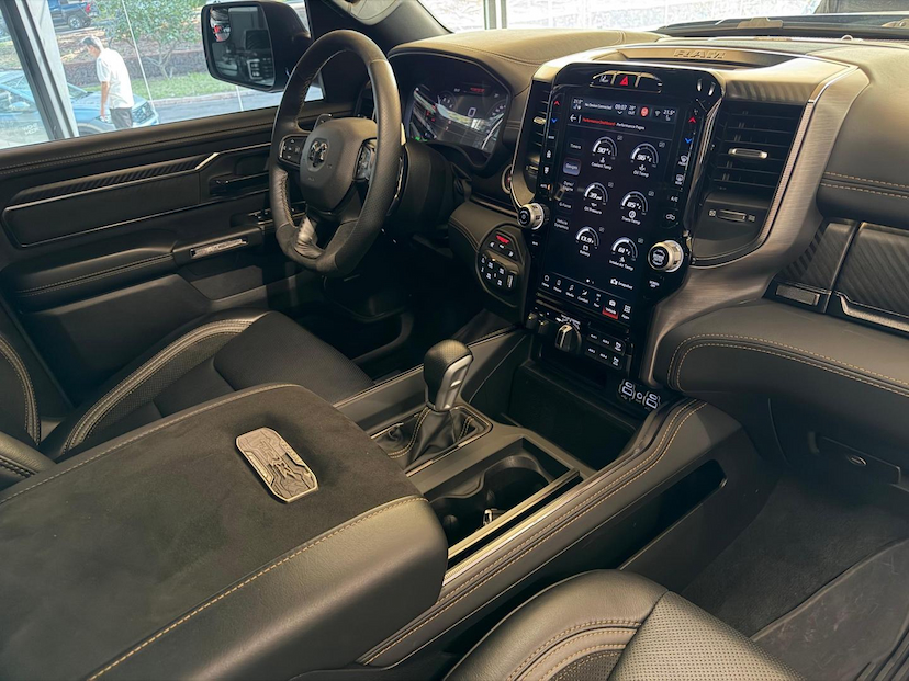 Foto do veículo RAM 1500  TRX CREW CAB 2024 21.900 KM 1.290.000,00