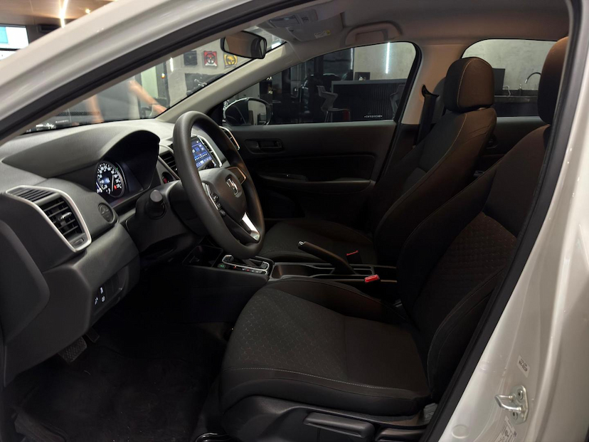 Foto do veículo HONDA CITY  LX 2025 15.867 KM 110.000,00