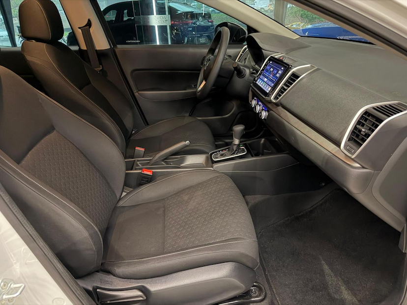 Foto do veículo HONDA CITY  LX 2025 15.867 KM 110.000,00