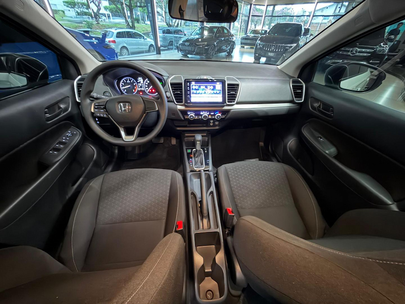 Foto do veículo HONDA CITY  LX 2025 15.867 KM 110.000,00