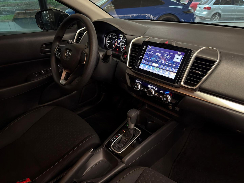 Foto do veículo HONDA CITY  LX 2025 15.867 KM 110.000,00