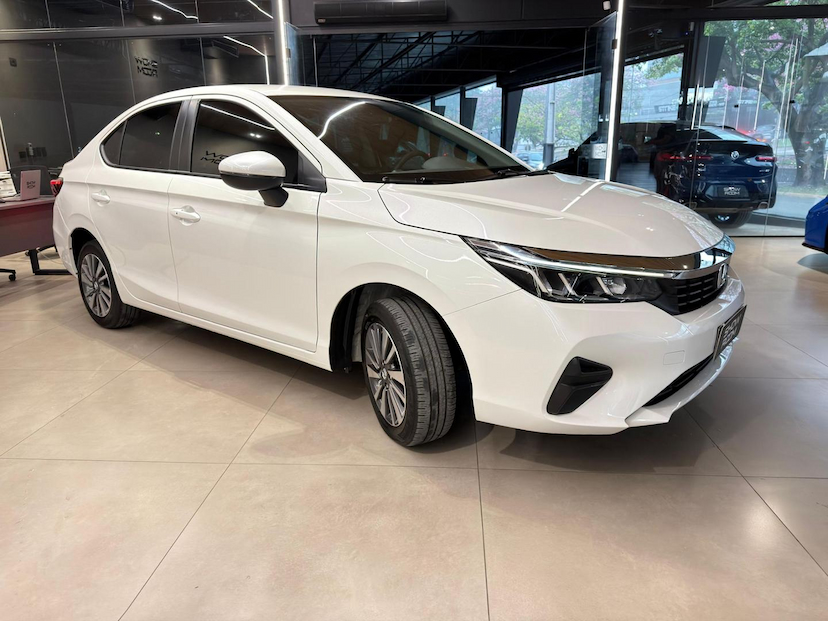 Foto do veículo HONDA CITY  LX 2025 15.867 KM 110.000,00