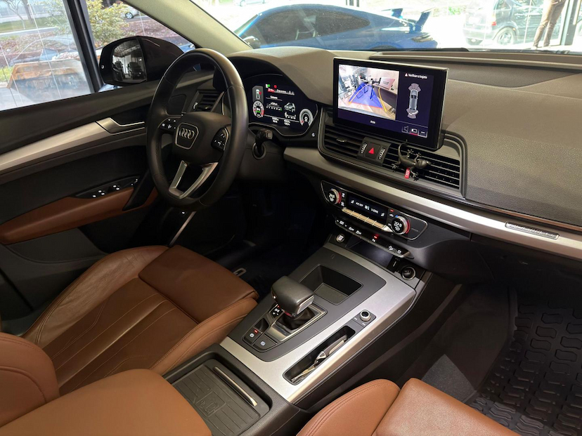 Foto do veículo AUDI Q5  2.0TFSI 2021 53.500 KM 215.000,00