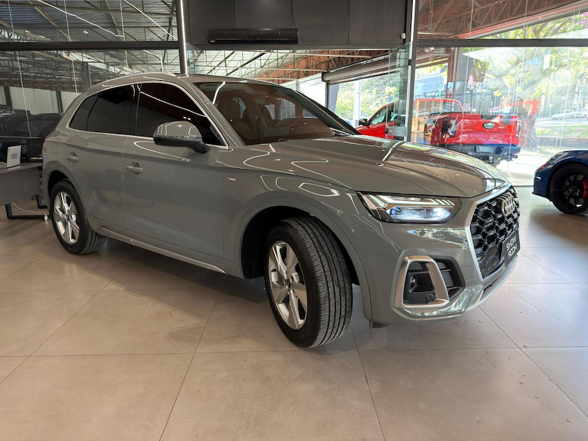 Foto do veículo AUDI Q5  2.0TFSI 2021 53.500 KM 215.000,00