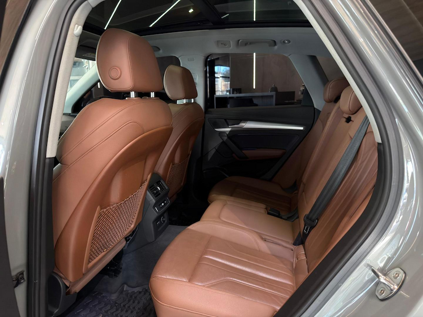 Foto do veículo AUDI Q5  2.0TFSI 2021 53.500 KM 215.000,00