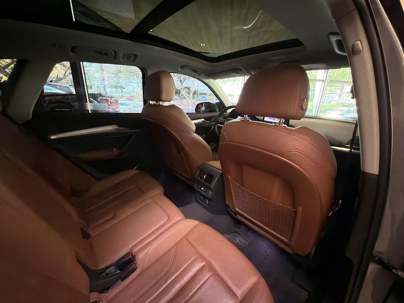 Foto do veículo AUDI Q5  2.0TFSI 2021 53.500 KM 215.000,00