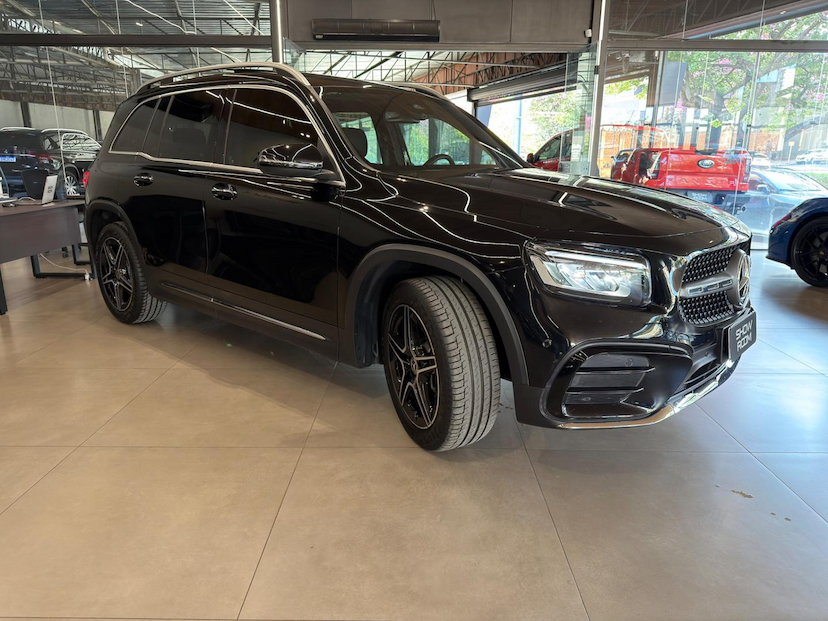 Foto do veículo MERCEDES-BENZ GLB 220  2025 17.600 KM R$ 319.000,00