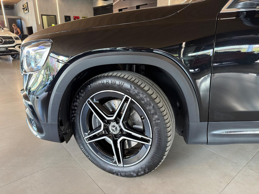 Foto do veículo MERCEDES-BENZ GLB 220  2025 17.600 KM R$ 319.000,00