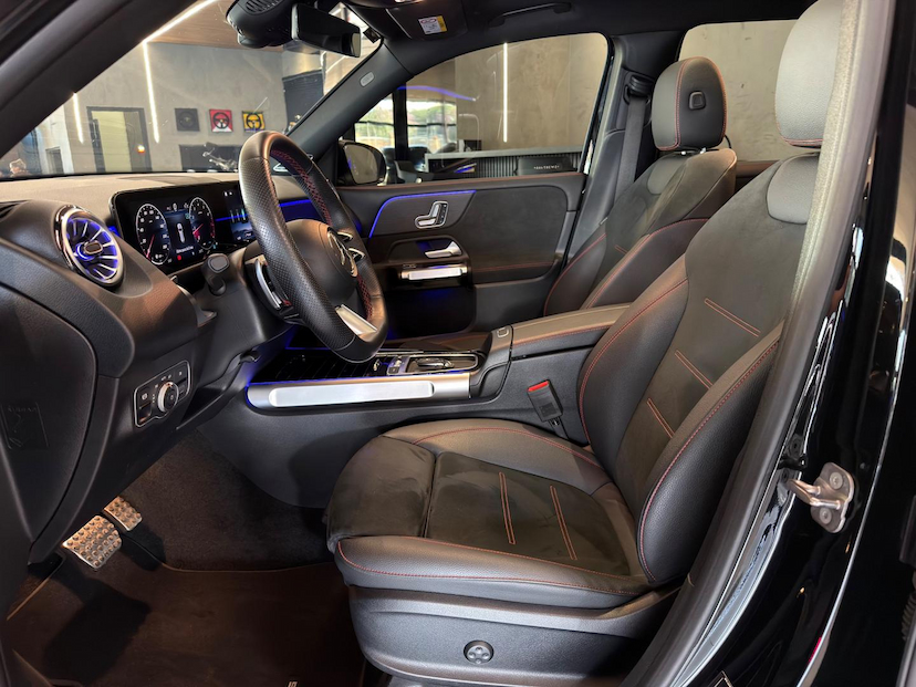 Foto do veículo MERCEDES-BENZ GLB 220  2025 17.600 KM R$ 319.000,00
