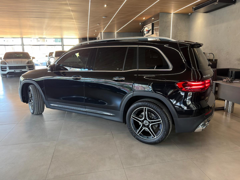 Foto do veículo MERCEDES-BENZ GLB 220  2025 17.600 KM R$ 319.000,00