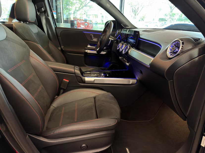 Foto do veículo MERCEDES-BENZ GLB 220  2025 17.600 KM R$ 319.000,00