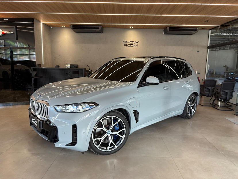 Foto do veículo BMW X5  XDRIVE50E MSP 2024 19.142 KM 539.000,00