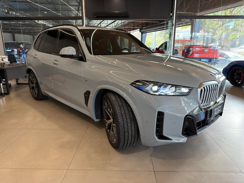 Foto do veículo BMW X5  XDRIVE50E MSP 2024 19.142 KM 539.000,00