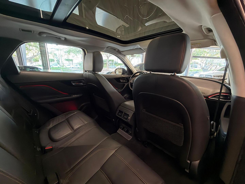 Foto do veículo JAGUAR F-PACE JAG FPACE 20TD PRESTIG 2017 84.870 KM 134.000,00