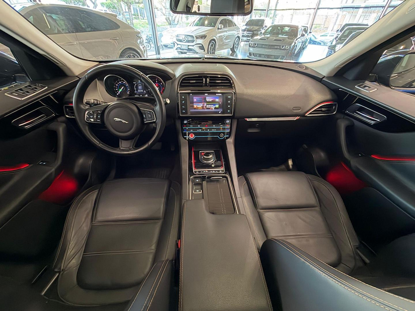 Foto do veículo JAGUAR F-PACE JAG FPACE 20TD PRESTIG 2017 84.870 KM 134.000,00
