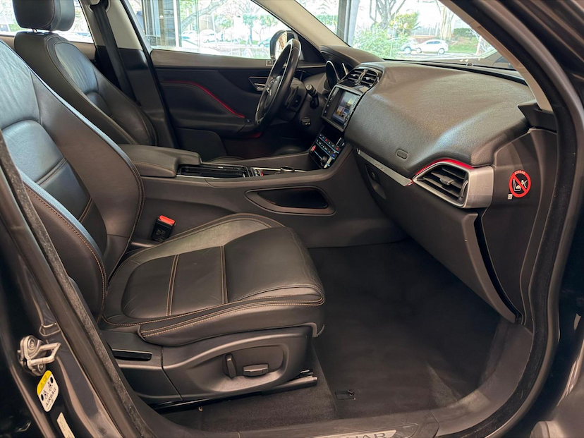 Foto do veículo JAGUAR F-PACE JAG FPACE 20TD PRESTIG 2017 84.870 KM 134.000,00