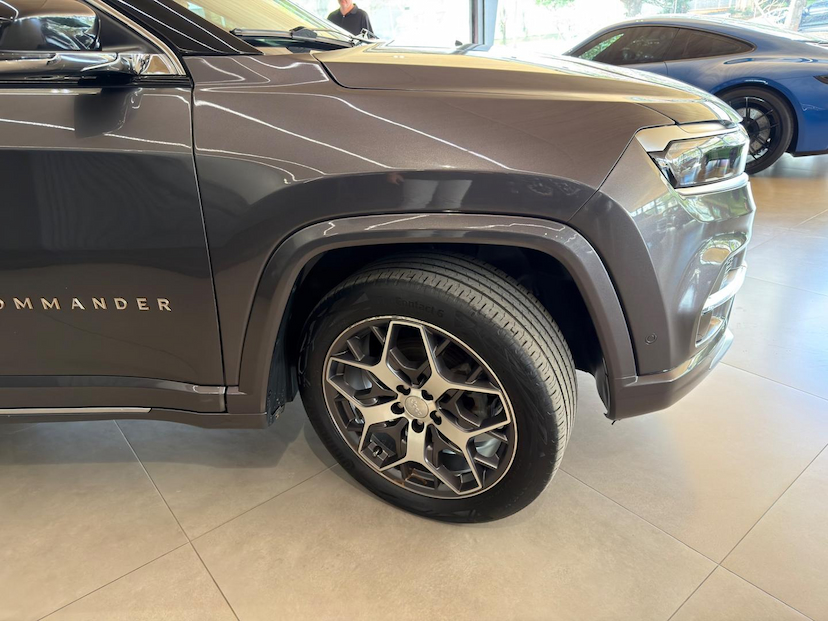 Foto do veículo JEEP COMMANDER  OVR T270 2023 47.156 KM 169.000,00