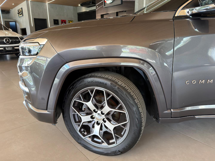 Foto do veículo JEEP COMMANDER  OVR T270 2023 47.156 KM 169.000,00