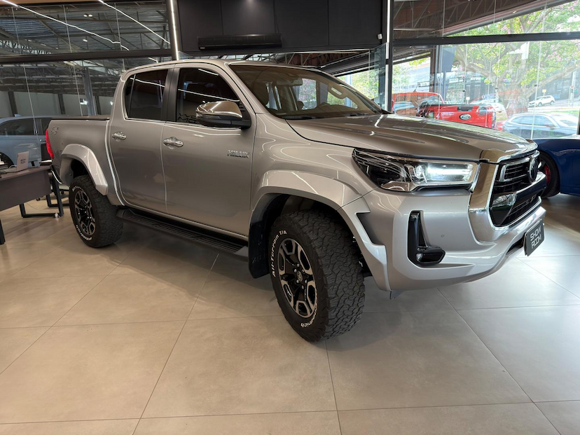 Foto do veículo TOYOTA HILUX  CDSRXA4RD 2024 27.129 KM 299.000,00
