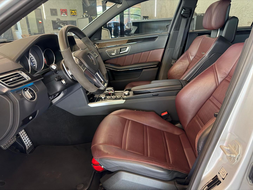 Foto do veículo MERCEDES-BENZ E 63 AMG  2015 74.400 KM 289.000,00