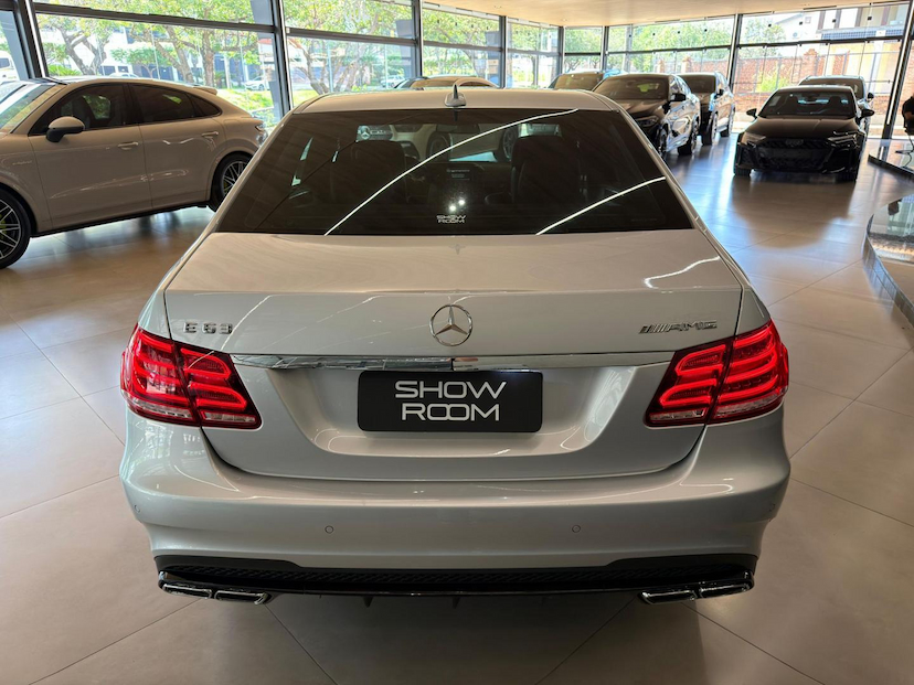 Foto do veículo MERCEDES-BENZ E 63 AMG  2015 74.400 KM 289.000,00