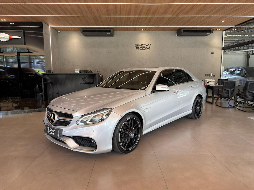 Foto do veículo MERCEDES-BENZ E 63 AMG  2015 74.400 KM 289.000,00