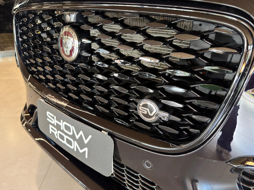 Foto do veículo JAGUAR F-PACE  550 SVR 2023 20.351 KM 600.000,00