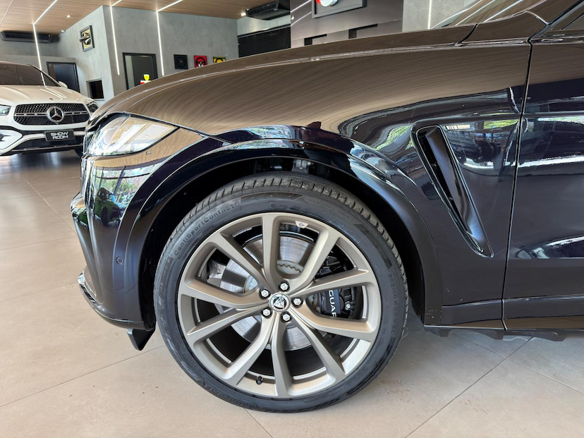 Foto do veículo JAGUAR F-PACE  550 SVR 2023 20.351 KM 600.000,00