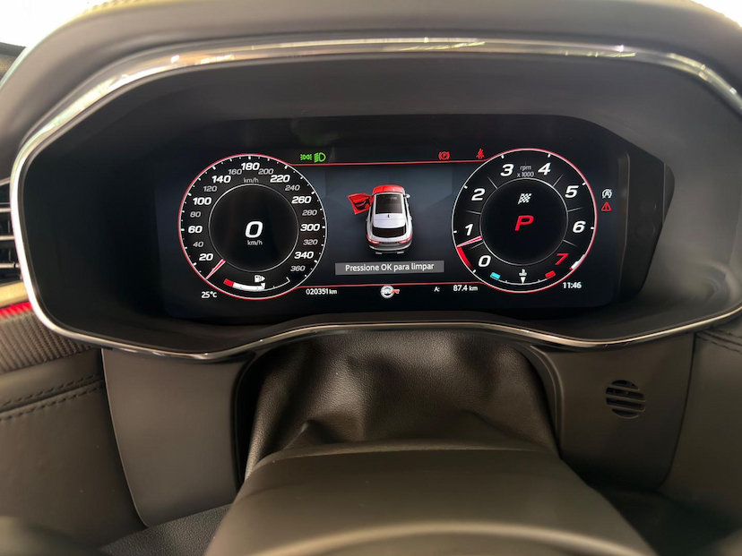 Foto do veículo JAGUAR F-PACE  550 SVR 2023 20.351 KM 600.000,00