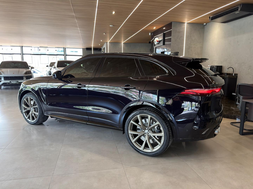 Foto do veículo JAGUAR F-PACE  550 SVR 2023 20.351 KM 600.000,00