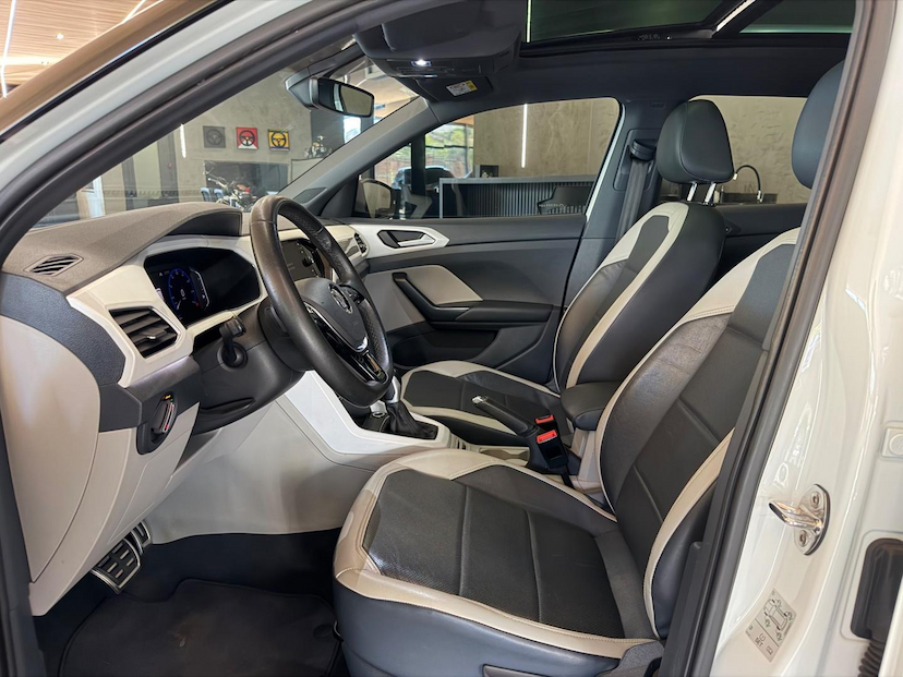Foto do veículo VOLKSWAGEN T-CROSS T CROSS HL TSI AE 2020 47.746 KM 109.000,00