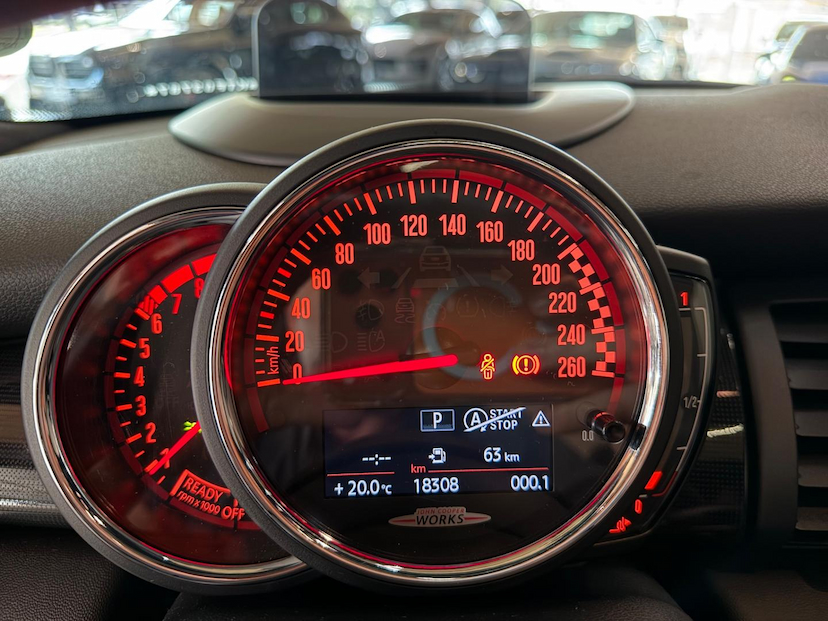 Foto do veículo MINI JOHN COOPER WORKS HATCH JCW 3P 2019 18.000 KM 159.000,00
