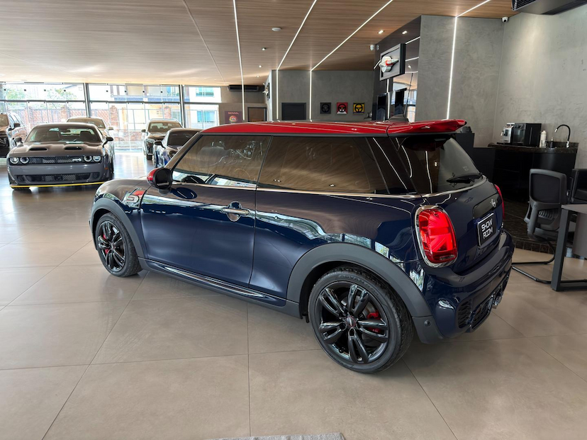 Foto do veículo MINI JOHN COOPER WORKS HATCH JCW 3P 2019 18.000 KM 159.000,00