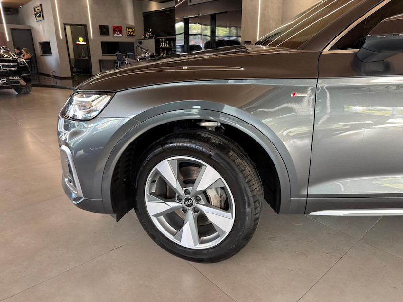 Foto do veículo AUDI Q5  P-HIBRIDO 2024 26.800 KM 284.000,00