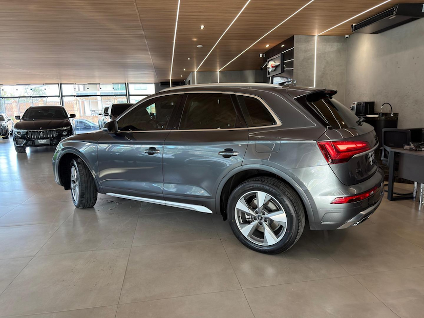 Foto do veículo AUDI Q5  P-HIBRIDO 2024 26.800 KM 284.000,00