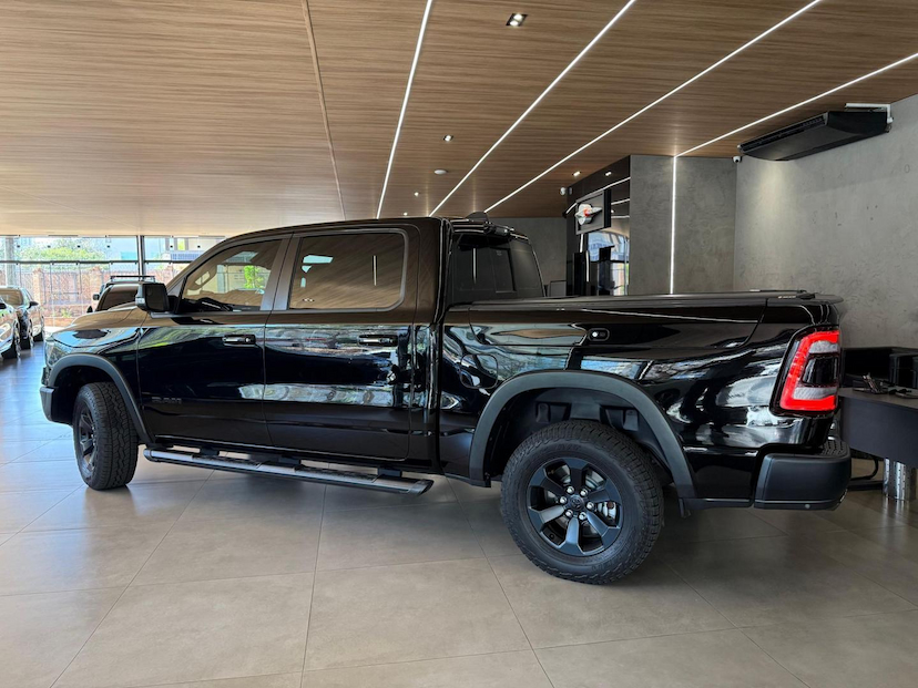 Foto do veículo RAM 1500  REBEL HEMI 2022 33.000 KM 330.000,00