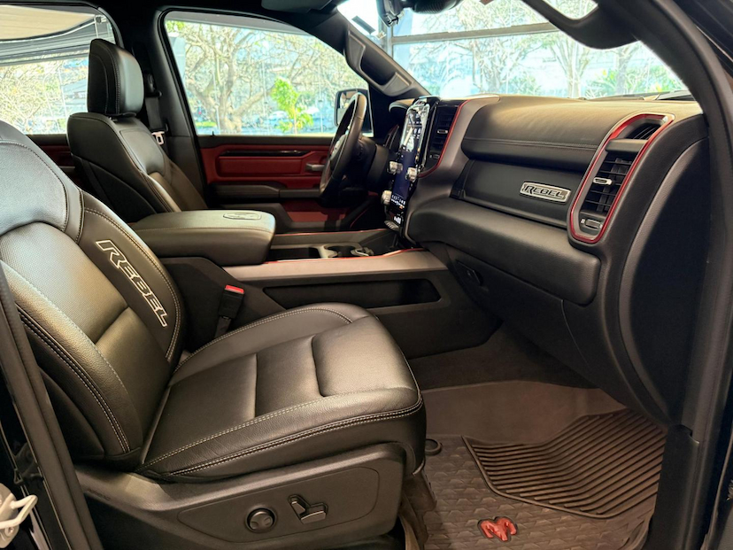 Foto do veículo RAM 1500  REBEL HEMI 2022 33.000 KM 330.000,00