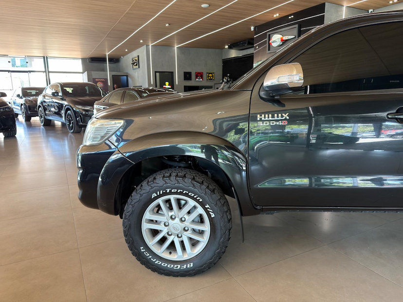 Foto do veículo TOYOTA HILUX  CD4X4 SRV 2014 262.000 KM 130.000,00