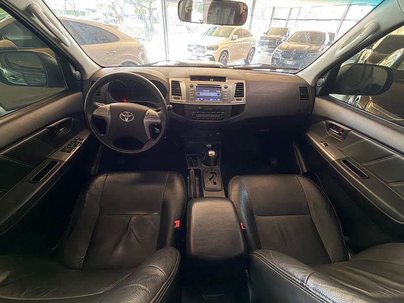 Foto do veículo TOYOTA HILUX  CD4X4 SRV 2014 262.000 KM 130.000,00